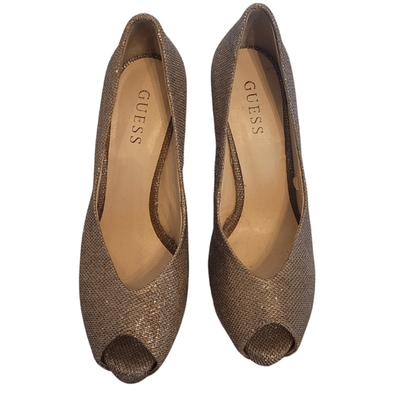 Guess Shoes - Picture 2 of 5